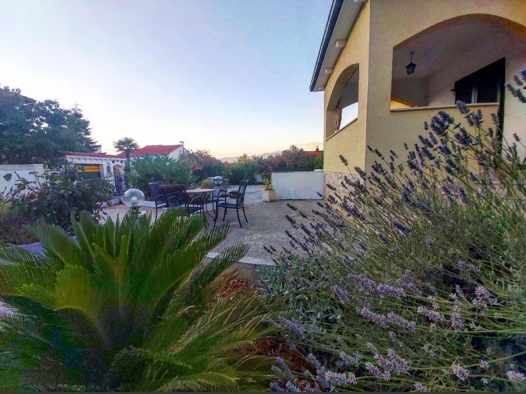 Apartment Marina Supetar Exterior photo